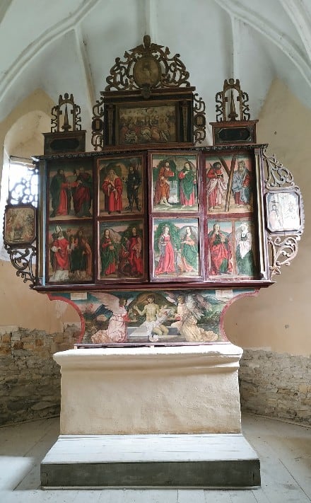 Geschlossener Altar in der Kirche von Tătârlaua (dt. Taterloch)
